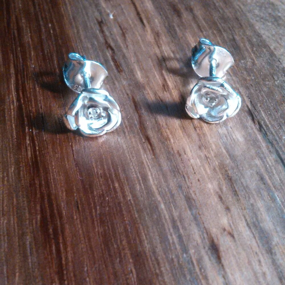 Diamond Accent Sterling Silver Floral Design Stud Earrings